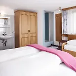 شقة Peter